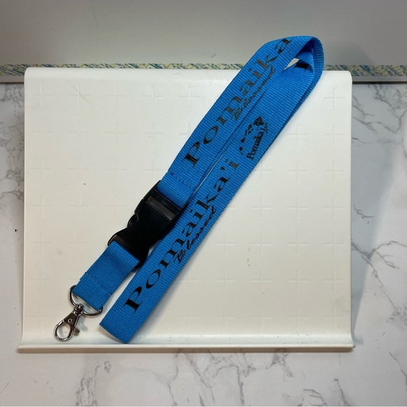 Set of Book- Christian book (Thank you Jesus) and Blue Hawaiian Lanyard - Picture 4 of 4